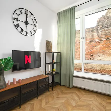 Close 아파트 *